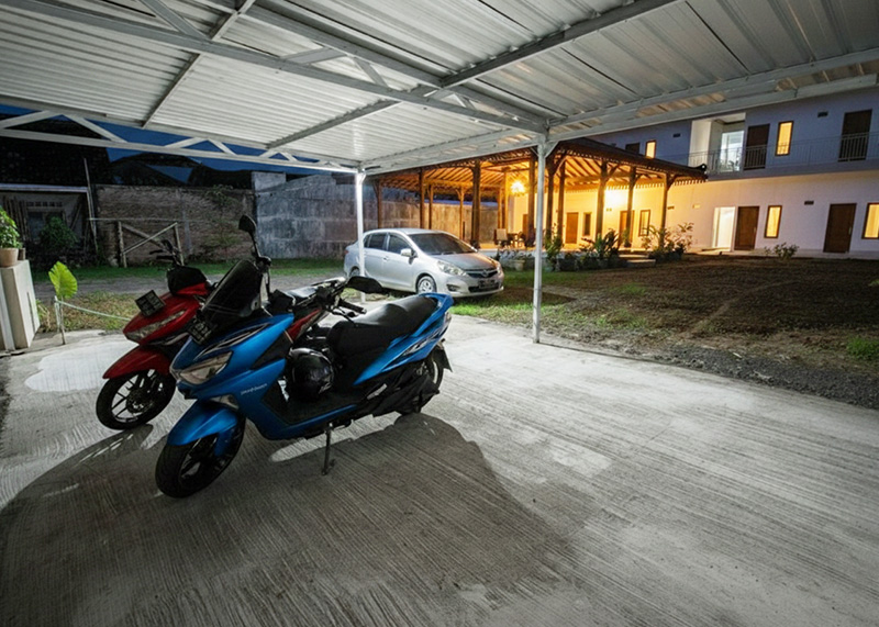 Fasilitas Parkir Motor